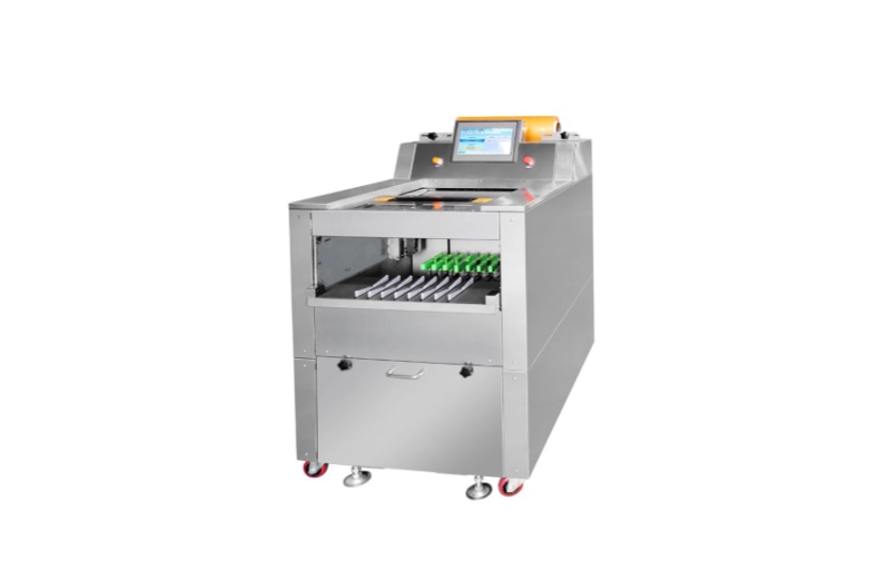 Semi-automatic cling film packaging machine